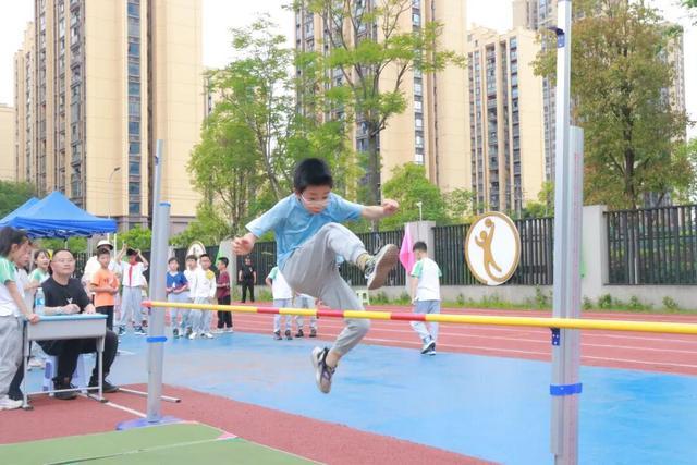 九游体育：两江新区同源小学2026年春季田径运动会圆满落幕(图7)