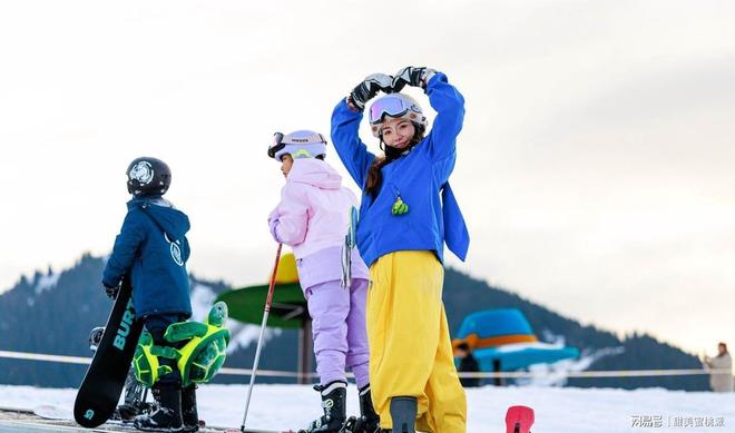 九游体育：滑雪一次烧钱五六万冰雪经济火热中产家庭是在咬牙硬撑吗？(图6)