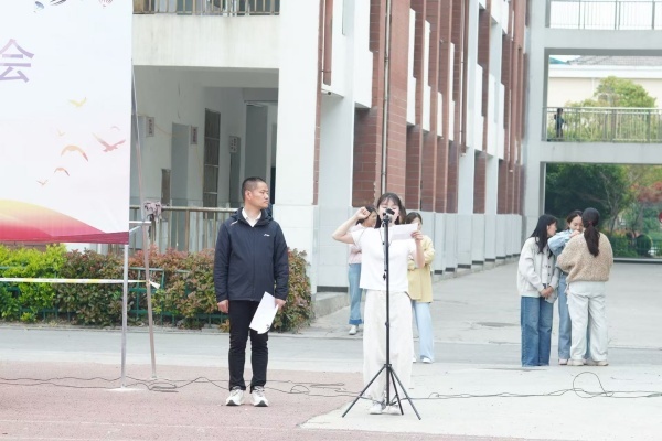 龙腾狮跃燃赛场少年逐梦展锋芒——定远县炉桥一小教育集团2026年春季田径运动会圆满落幕(图2)