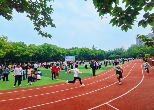 九游体育网站：骏马奔腾展风采活力校园绽光芒——合肥市育新小学2026年春季田径运动会圆满落幕(图10)