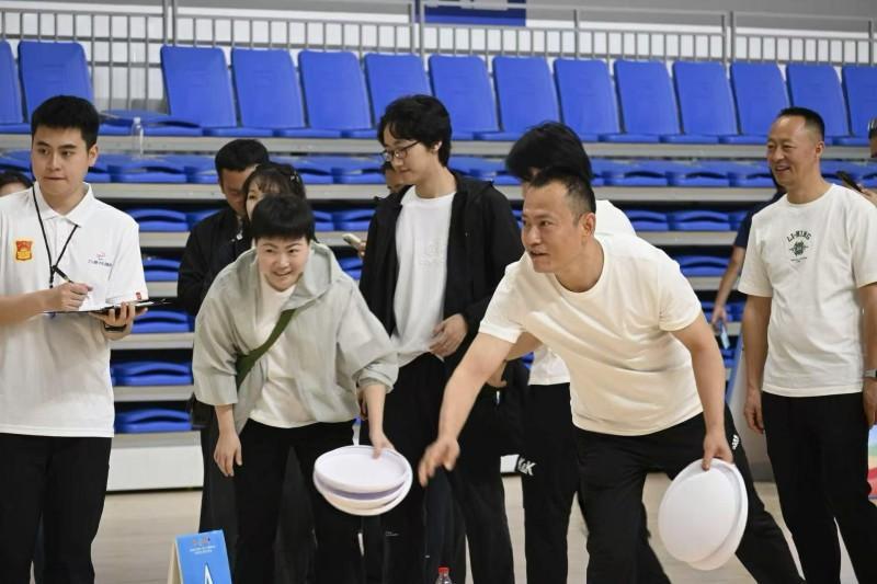 宜宾市翠屏区举办2026年庆“五一”国际劳动节干部职工趣味运动会(图3)