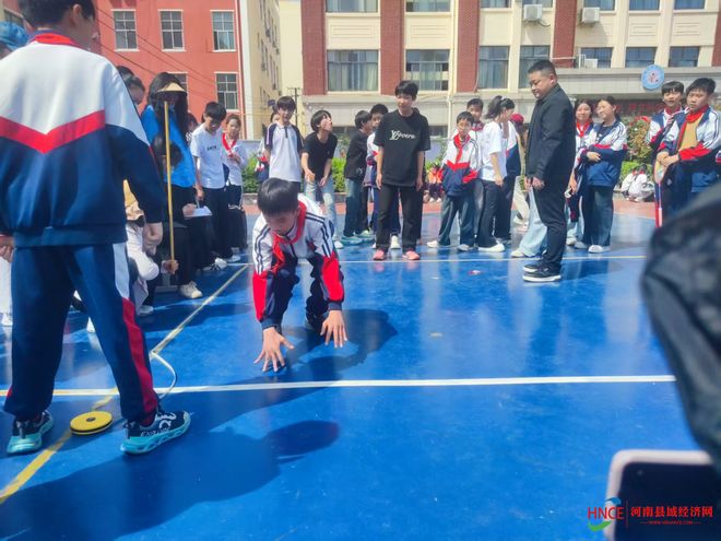 九游体育网站：商丘市示范区和乐小学2026年春季运动会圆满举行(图6)