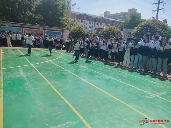 九游体育网站：商丘市示范区和乐小学2026年春季运动会圆满举行(图8)