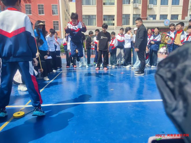 九游体育网站：商丘市示范区和乐小学2026年春季运动会圆满举行(图5)